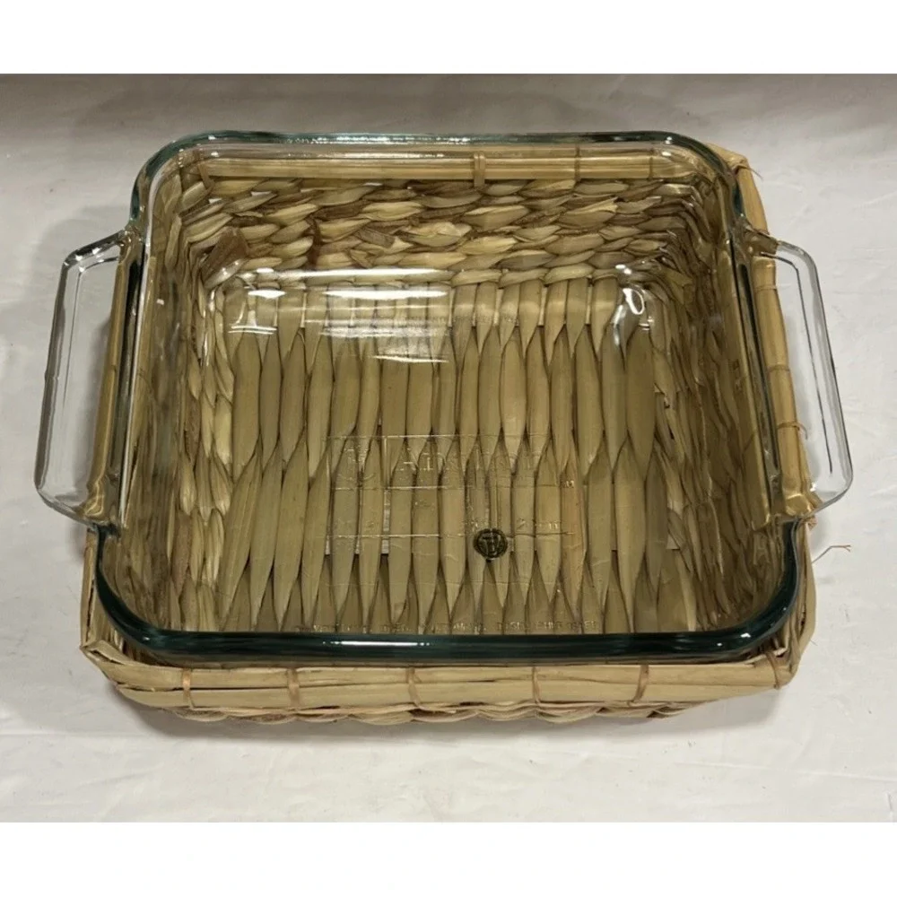 Anchor Hocking 8x8 2 Qt Casserole Square Baking Dish Hyacinth Wicker Basket Nice